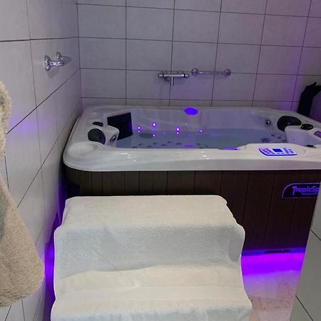 Appartement Avec Jacuzzi Hammam Sauna Privatise Au Rez De Chaussee Ds Maison A Voglans A 2 Kilometres Du Lac Du Bourget En Savoie Entre Chambery Et Aix Les Bains Cure Thermale Екстериор снимка
